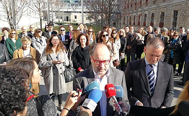 Imagen de la protesta esta mañana en Las Salesas.-