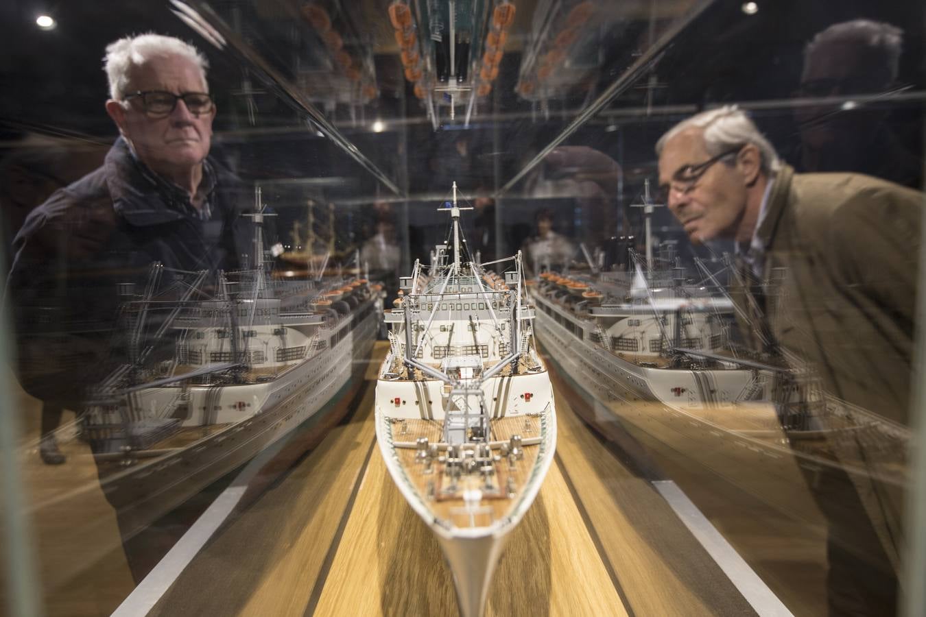 El Museo Marítimo acoge una exposición con una treintena de barcos y maquetas