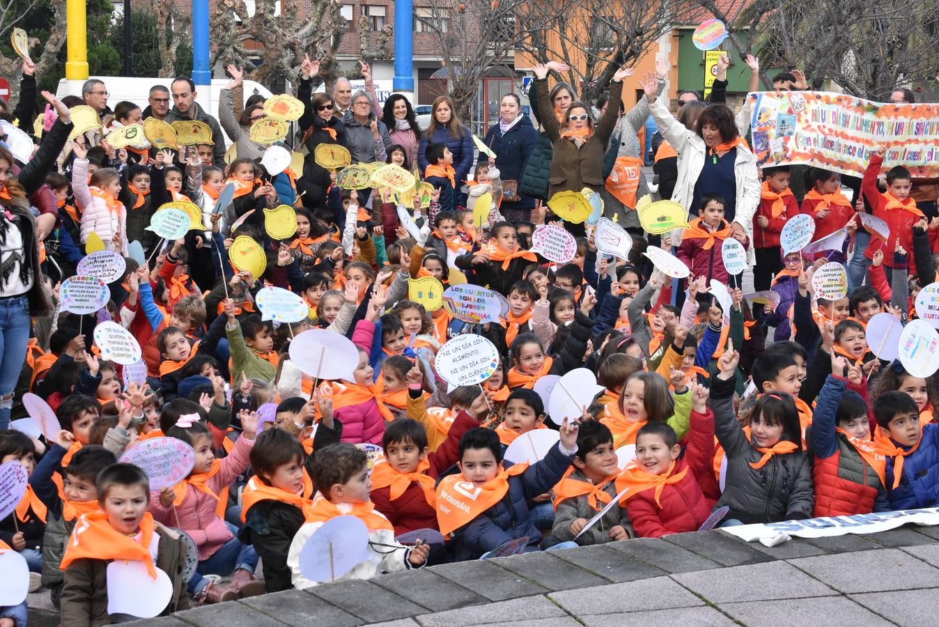 Los niños de Los Corrales y Cieza se manifiestan por las calles pidiendo mantener una tradición secundada en un bando por el Ayuntamiento