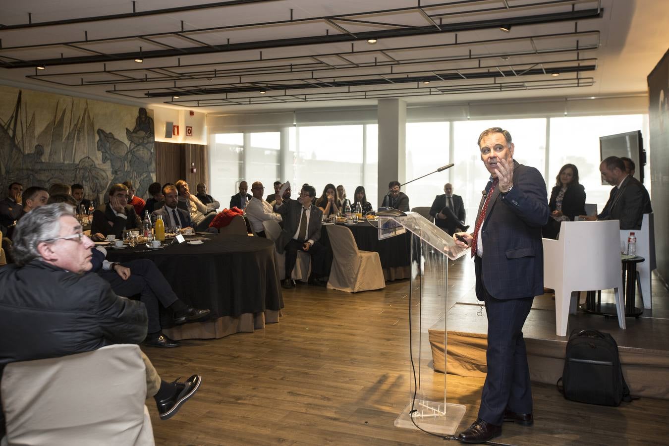 Javier Ponce, director del CDTI, junto con Marcos Díaz y José María Rotaeche, participa en el ciclo organizado por El Diario y Sodercán