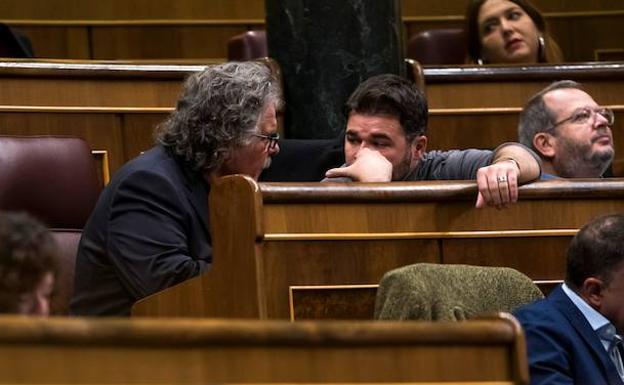 Joan Ribó y Gabriel Rufián, este jueves en el Congreso de los Diputados.
