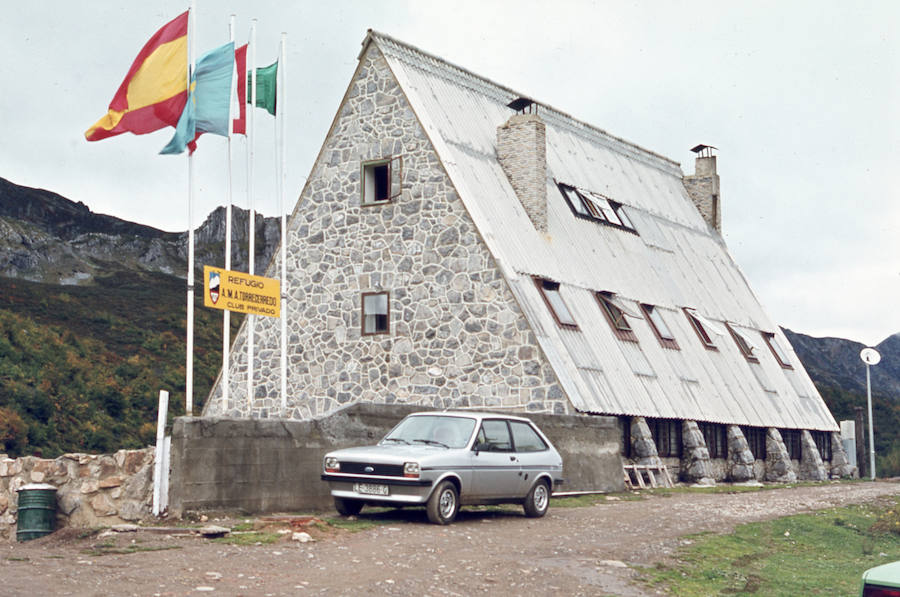 La familia de Rafael Suárez dona su archivo fotográfico al Pueblo de Asturias el archivo del montañero