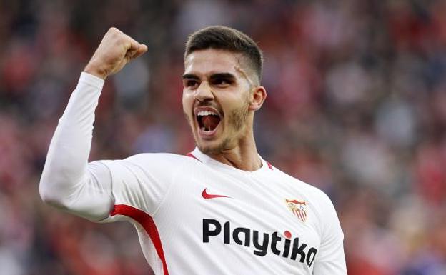 André Silva celebrando el gol de la victoria