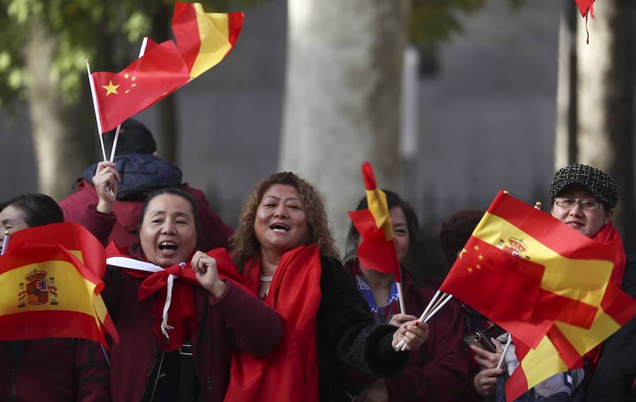 Recibimiento oficial de los Reyes al presidente de la República Popular China, Sr. Xi Jinping y su esposa, Peng Liyuan, en el Palacio Real de Madrid.