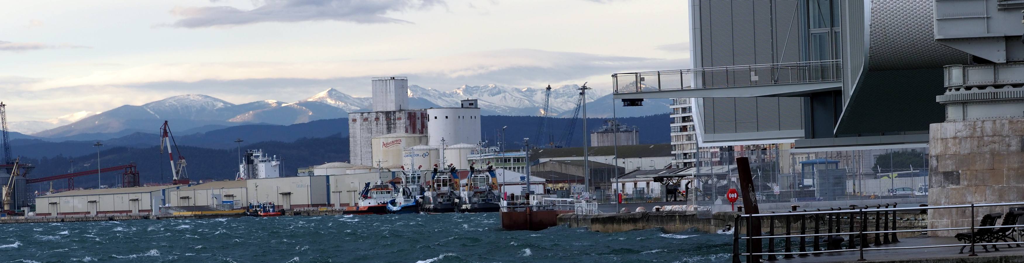 Así está hoy la bahía de Santander, azotada por el viento Sur