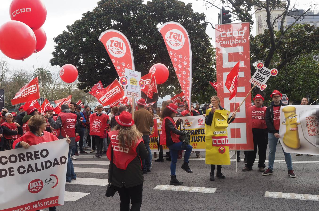 Fotos: Protesta de los trabajadores de Correos