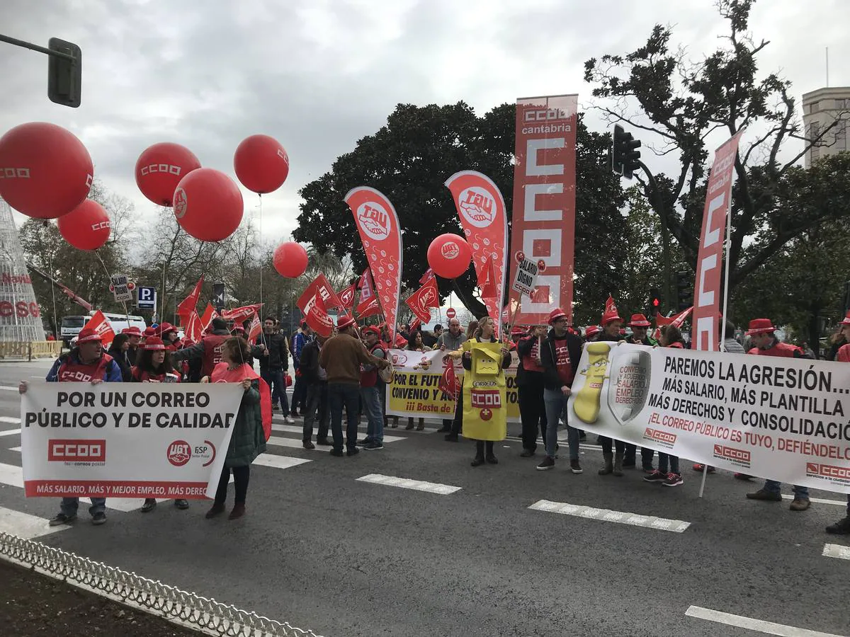 Fotos: Protesta de los trabajadores de Correos