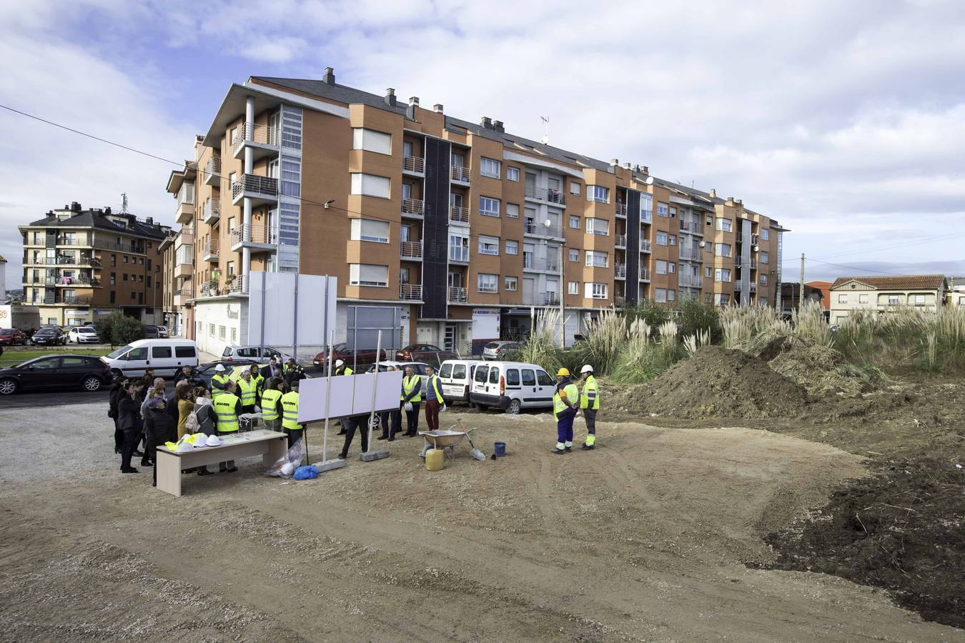 Fotos: Inicio de las obras de las 120 viviendas asequibles en San Román, en la calle Foramontanos