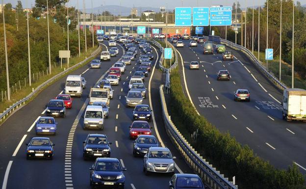 La DGT prevé unos 77.000 desplazamientos en Cantabria en del Puente de la Constitución