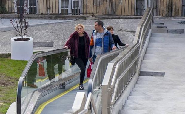 Imagen principal - Las rampas y escaleras unen ya el Paseo de Pereda con General Dávila