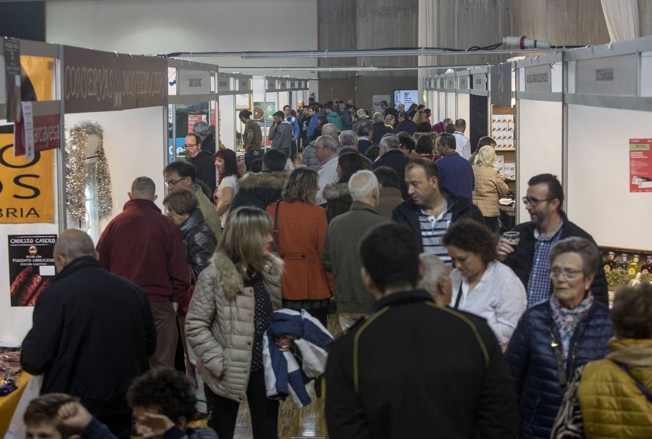 La Feria del Producto de Cantabria vive su segunda jornada en el Palacio de Exposiciones de Santander.