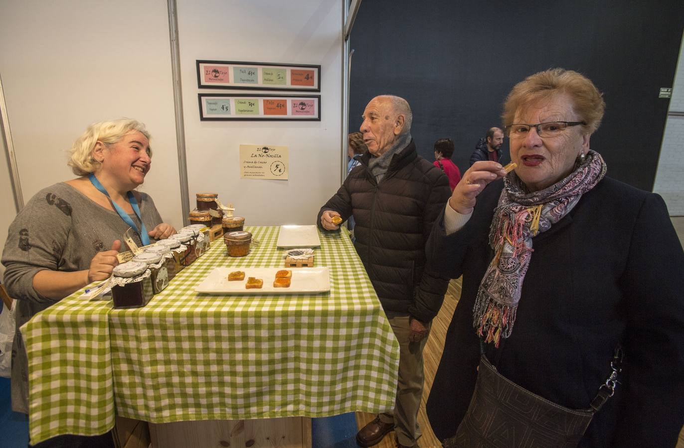 La Feria del Producto de Cantabria vive su segunda jornada en el Palacio de Exposiciones de Santander.