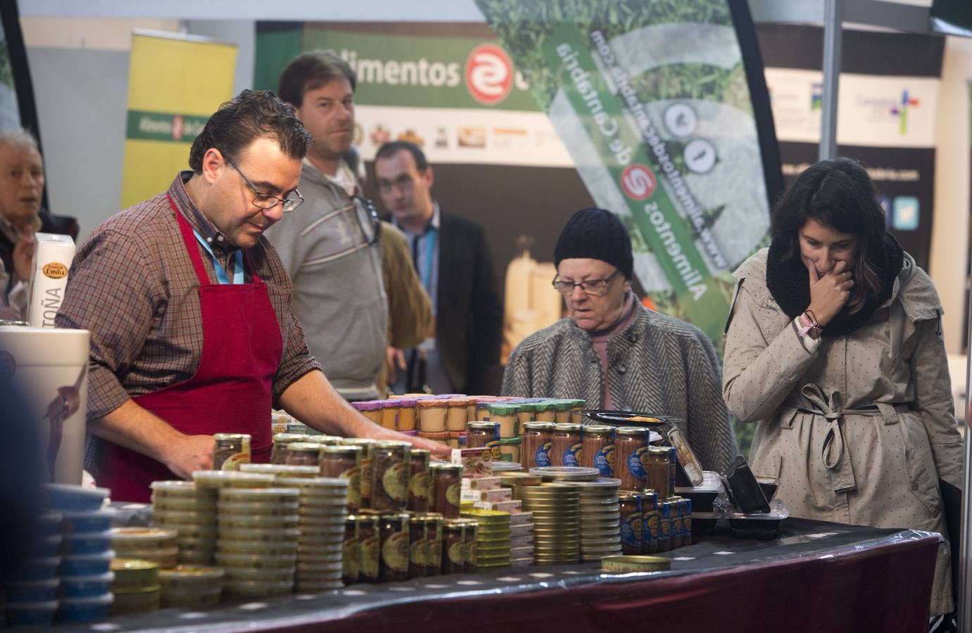 La Feria del Producto de Cantabria vive su segunda jornada en el Palacio de Exposiciones de Santander.