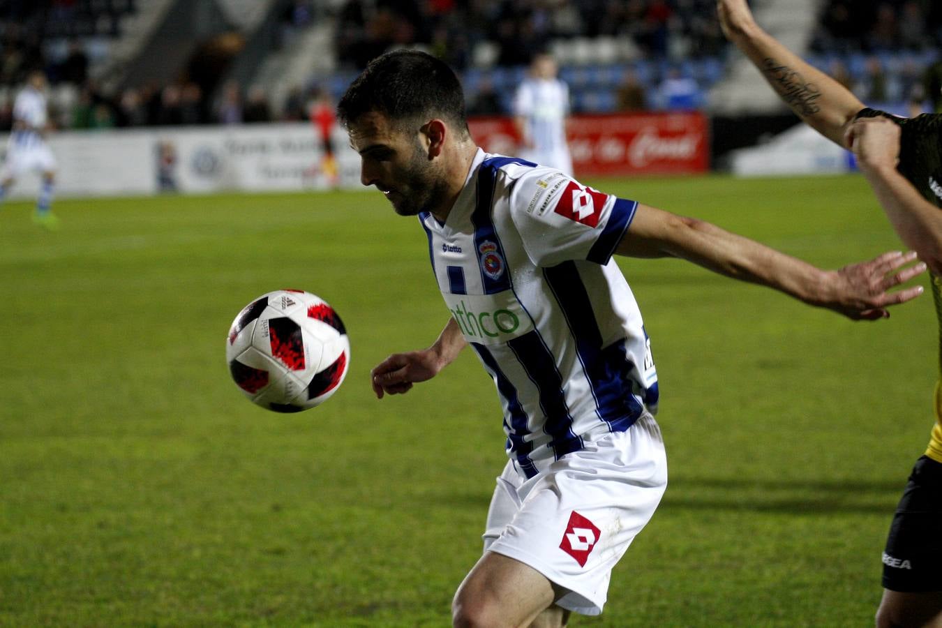 Cuarta derrota consecutiva, esta vez ante el Langreo en El Malecón