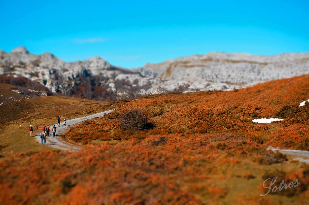 El grupo de senderismo Peñas Arriba de Santander invita a realizar ruta que atraviesa la sierra de Hornijo pasando por bellos parajes entre Soba y Ruesga