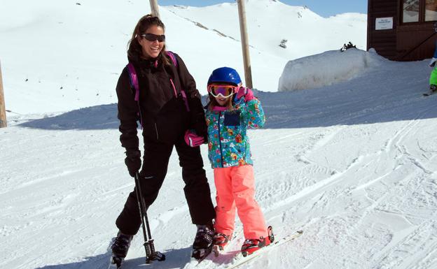 La Estación de Esquí de Alto Campoo es ideal para la iniciación en el deporte de los más pequeños.