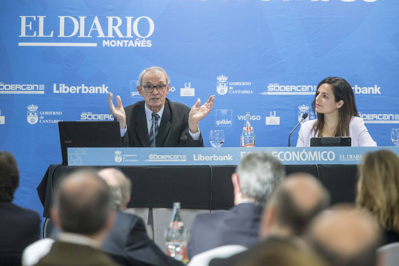 Fotos: Antón Costas en el Foro Económico