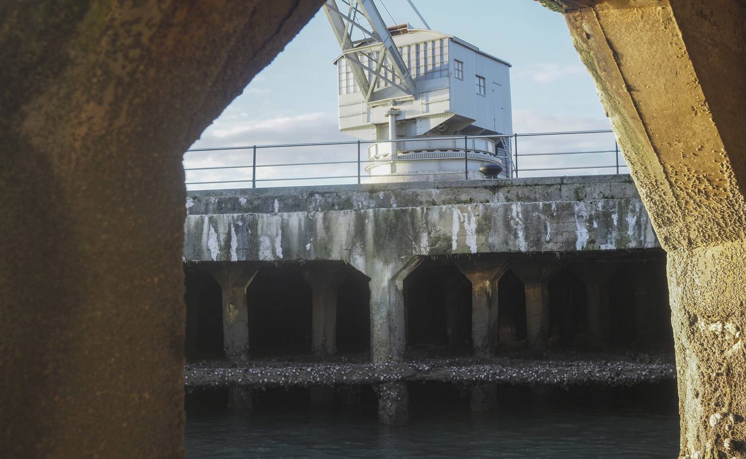 Fotos: Cierran el Muelle de Maura por riesgo estructural