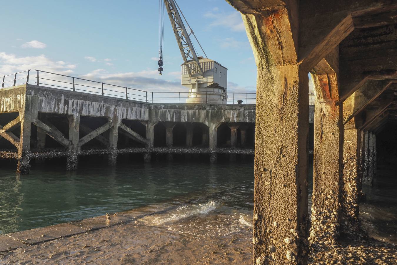 Fotos: Cierran el Muelle de Maura por riesgo estructural