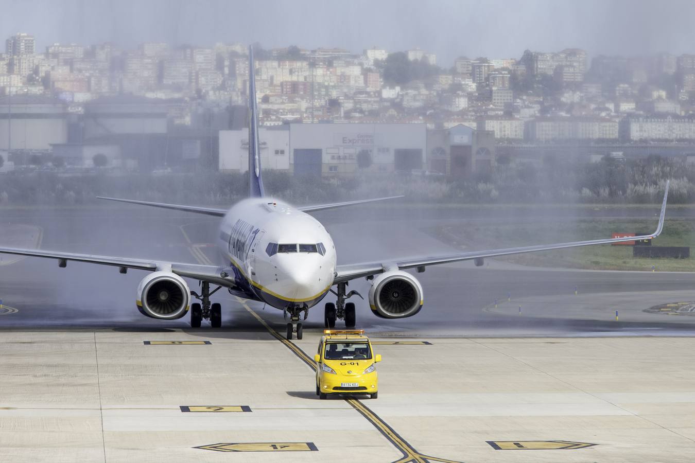 Imagen de archivo de un avión de Ryanair aterrizando en el Seve Ballesteros