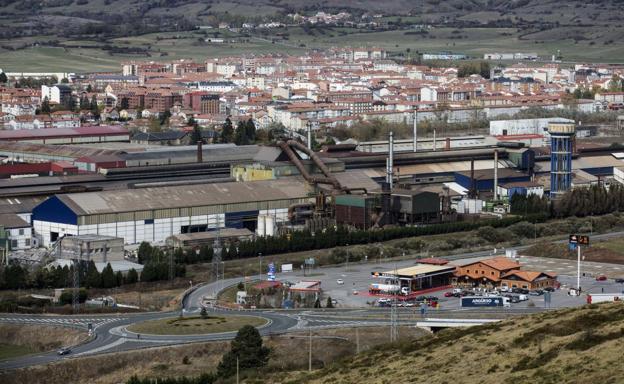 Sidenor tiene encima de la mesa al menos dos propuestas para adquirir la división de forja y grandes piezas de Reinosa. 