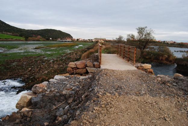 El dique de Bengoa, en la marisma de Santoña, vuelve a ser transitable
