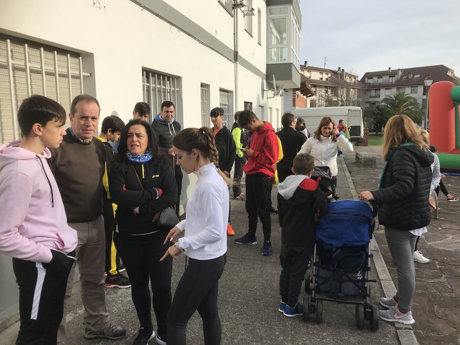 Los vecinos han participado esta mañana en una marcha a favor de la asociación 'Buscando Sonrisas'