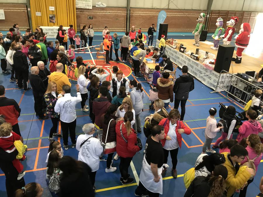 Los vecinos han participado esta mañana en una marcha a favor de la asociación 'Buscando Sonrisas'