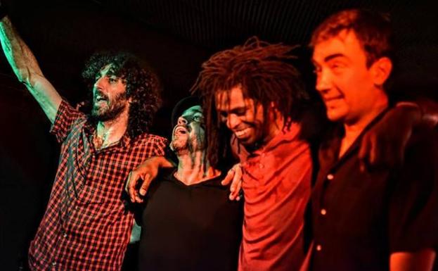 Super Skunk regresa a la escena