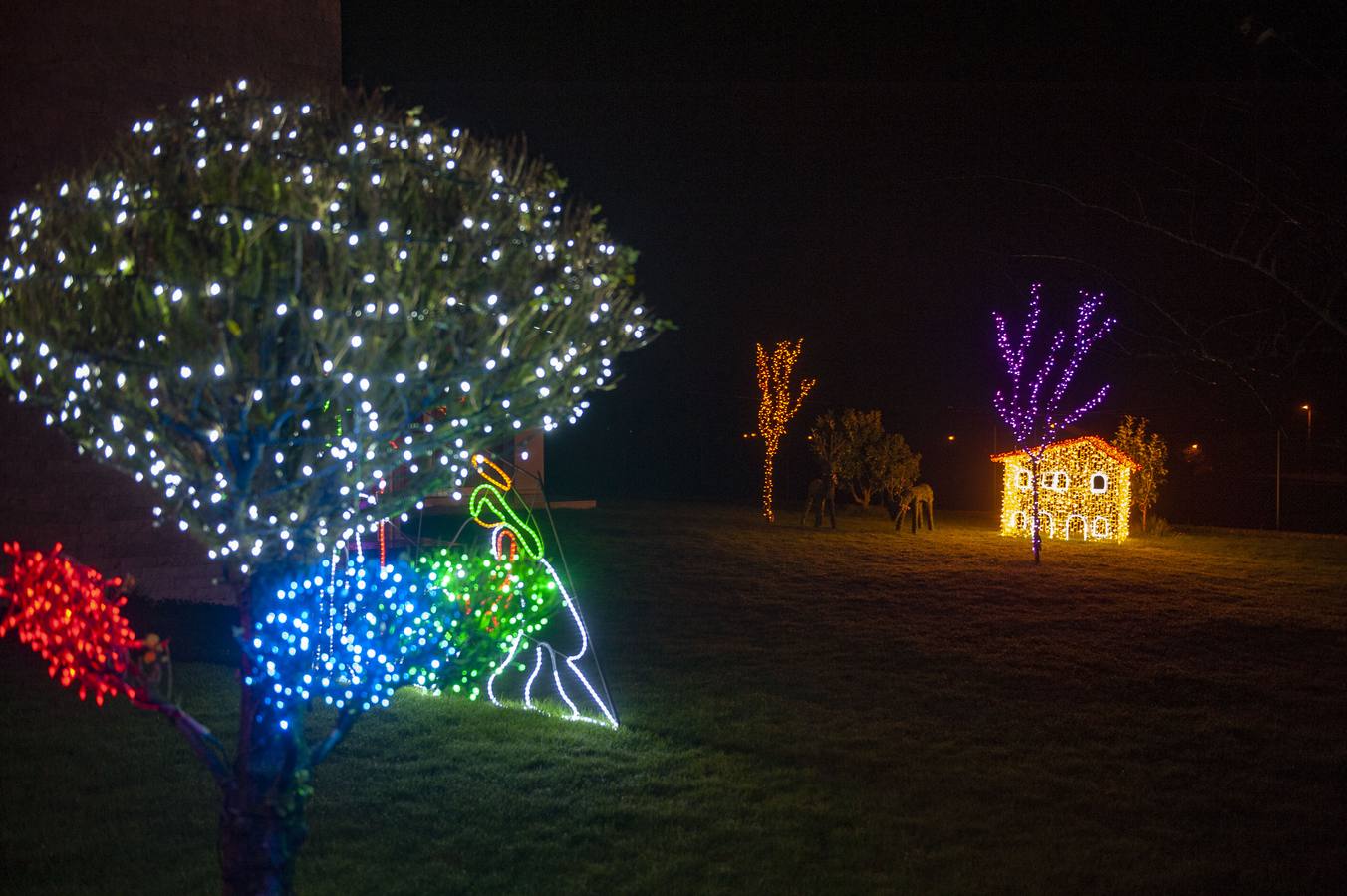 La decoración de la casa más famosa de Cantabria en las últimas Navidades crea escuela entre los vecinos de la localidad