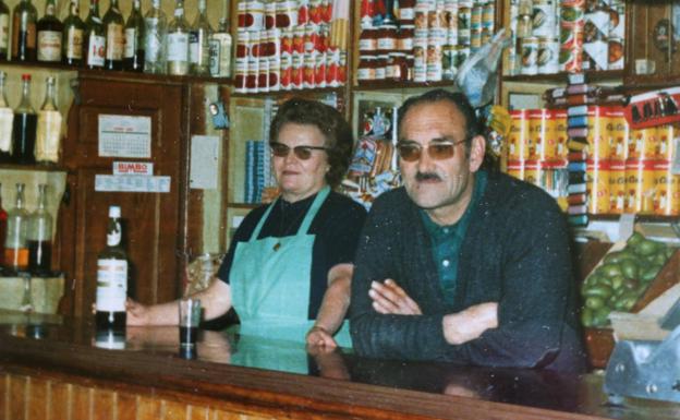 Bernardino 'Nino' Rodríguez y Teresa Rodríguez, los padres de Begoña, Frida y Mari Carmen, se pusieron al frente del negocio en los años 50 y lo dejaron hacia los 80.