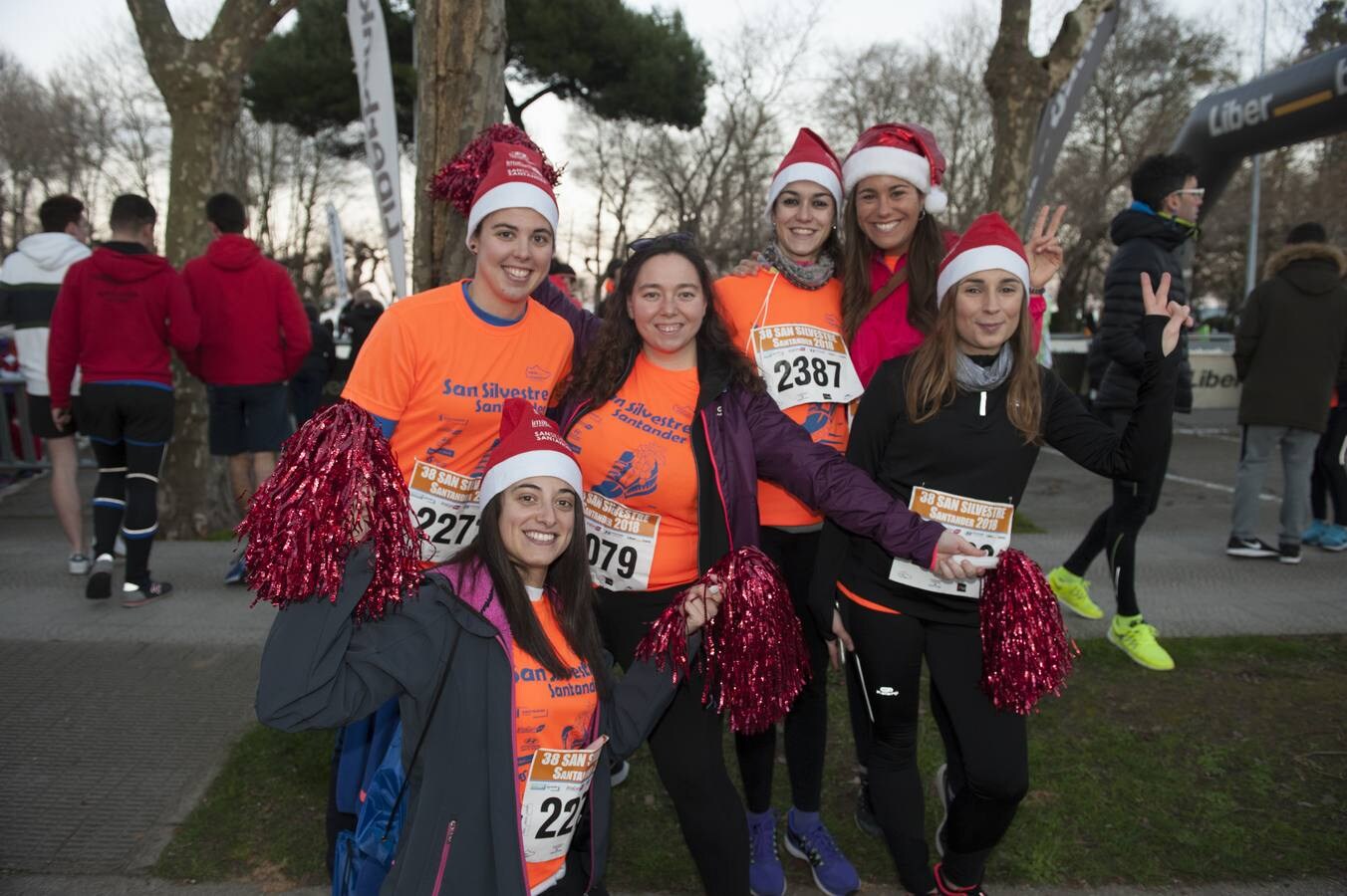 Fotos: 5.208 corredores han tomado la salida en la San Silvestre