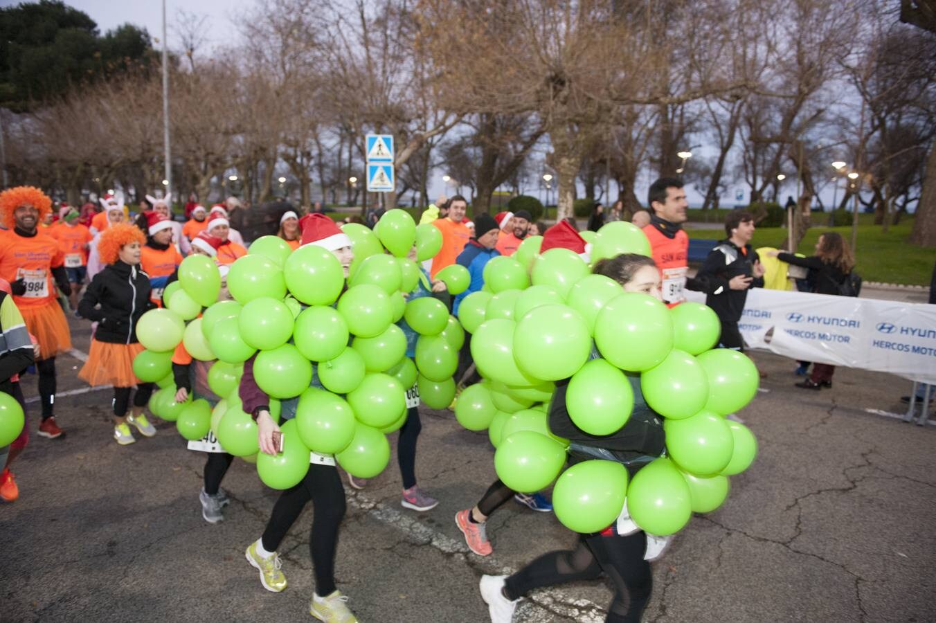 Fotos: 5.208 corredores han tomado la salida en la San Silvestre