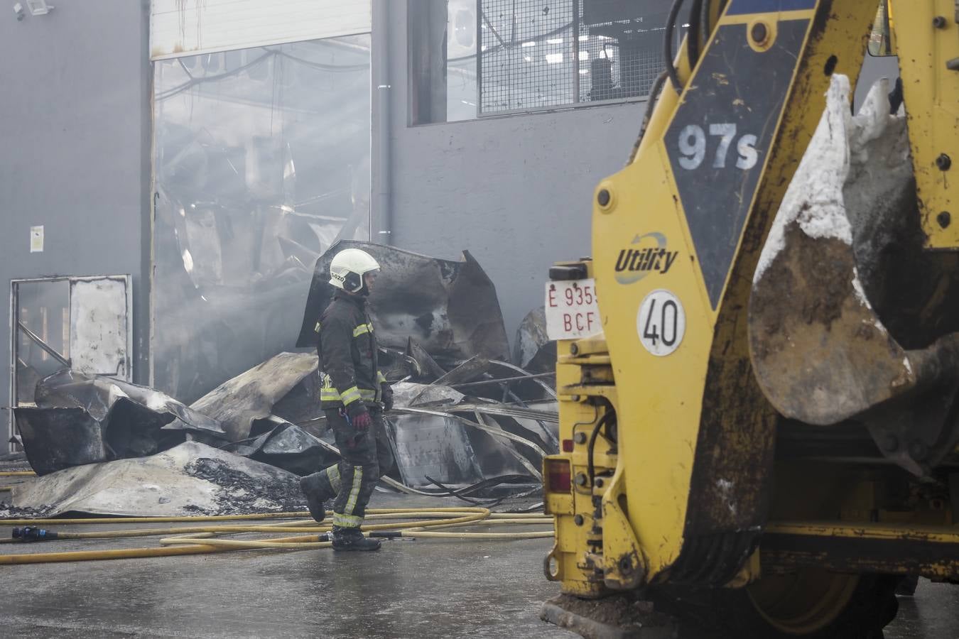 El fuego destruyó en la madrugada del día 1 gran parte de las instalaciones de una nave panificadora.