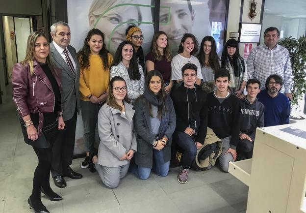 Los estudiantes visitaron la oficina de Gestisa en Hernán Cortés, 27 2º, en Santander.