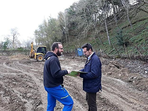 El alcalde y el concejal de Obras visitaron la zona donde se están ejecutando los trabajos.