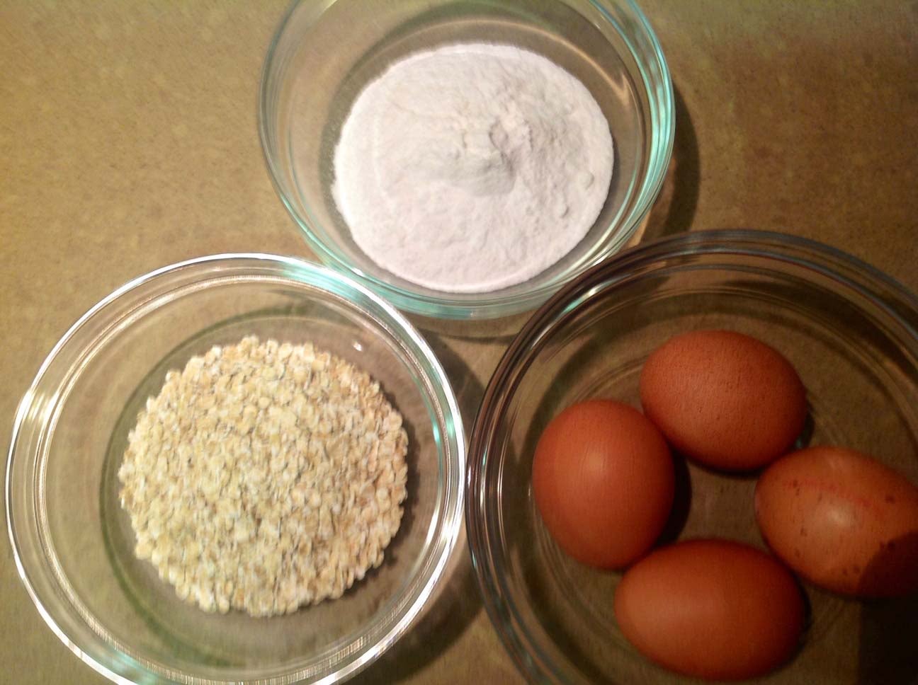 Ingredientes para la receta de las tortitas de avena.