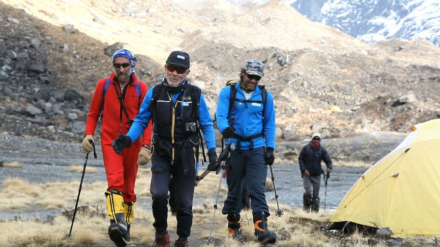 El veterano montañero, que el 5 de febrero cumplirá 80 años, se recupera de una operación de rodilla para ascender al Dhaulagiri la próxima primavera