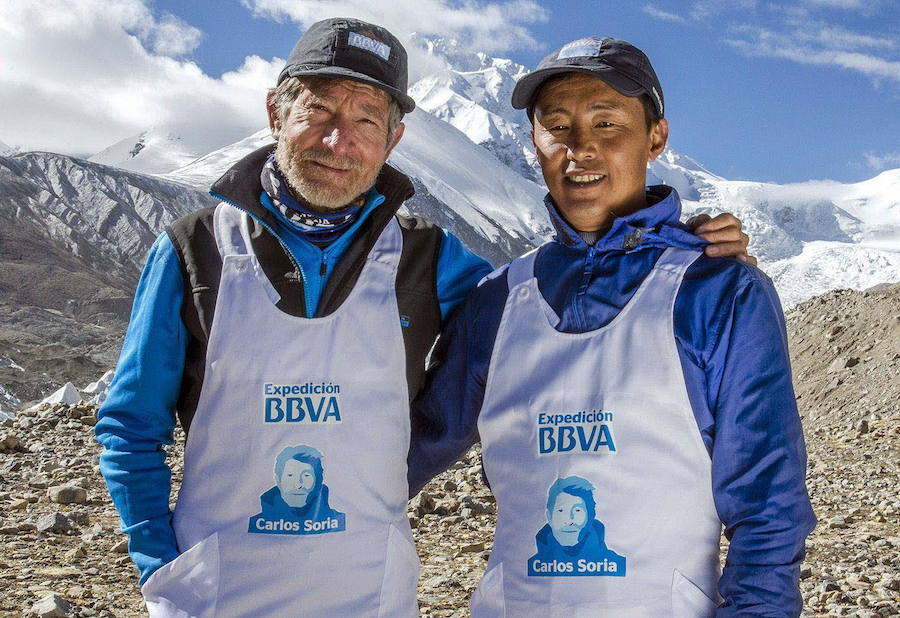 El veterano montañero, que el 5 de febrero cumplirá 80 años, se recupera de una operación de rodilla para ascender al Dhaulagiri la próxima primavera