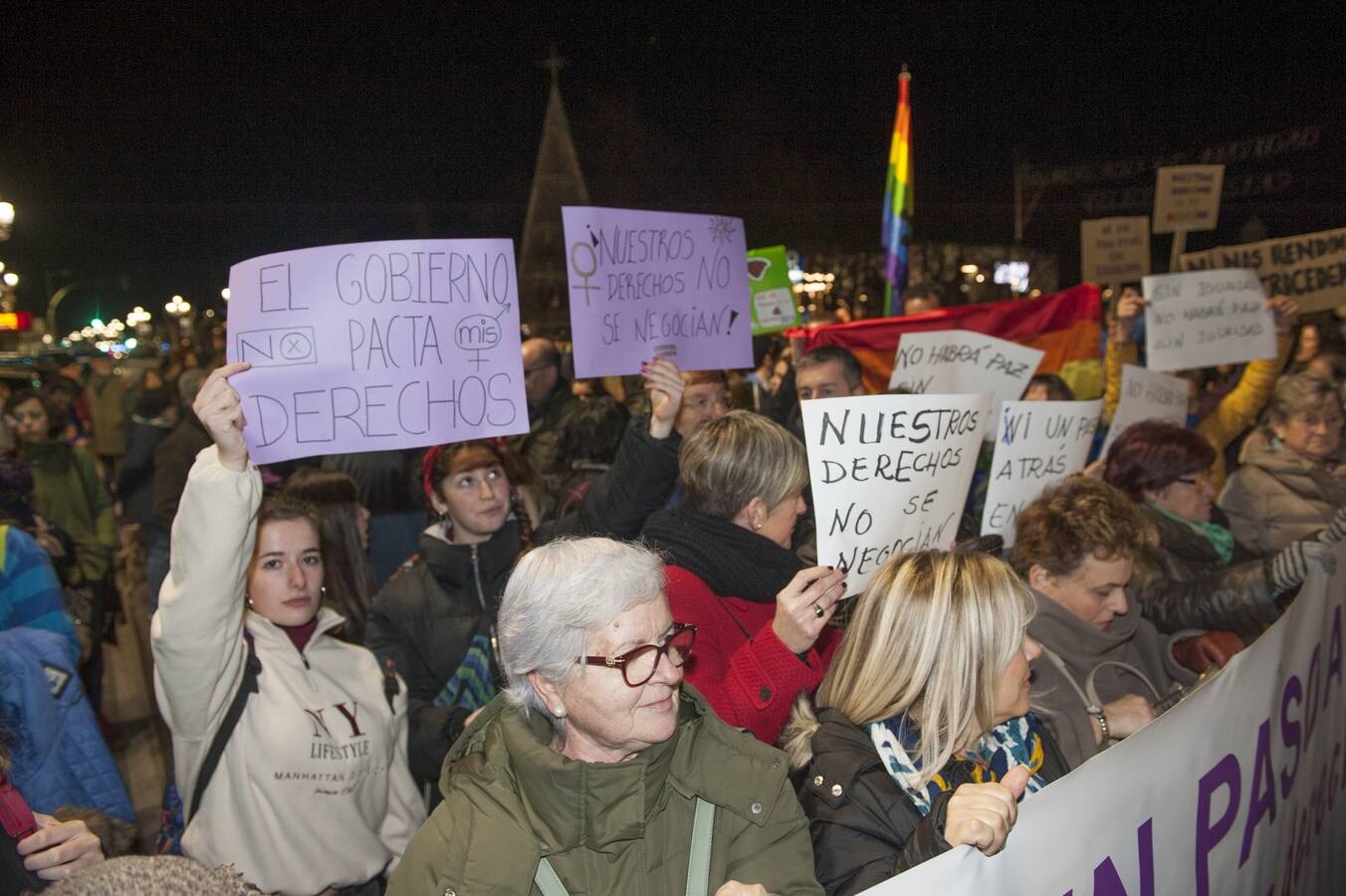 Fotos: Las feministas llaman en Santander a no dar un paso atrás en los derechos de las mujeres