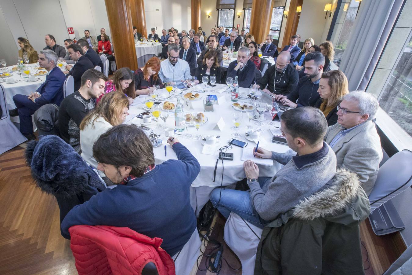 Fotos: Imágenes del Foro Económico de El Diario Montañés, que ha tenido a Revilla como ponente