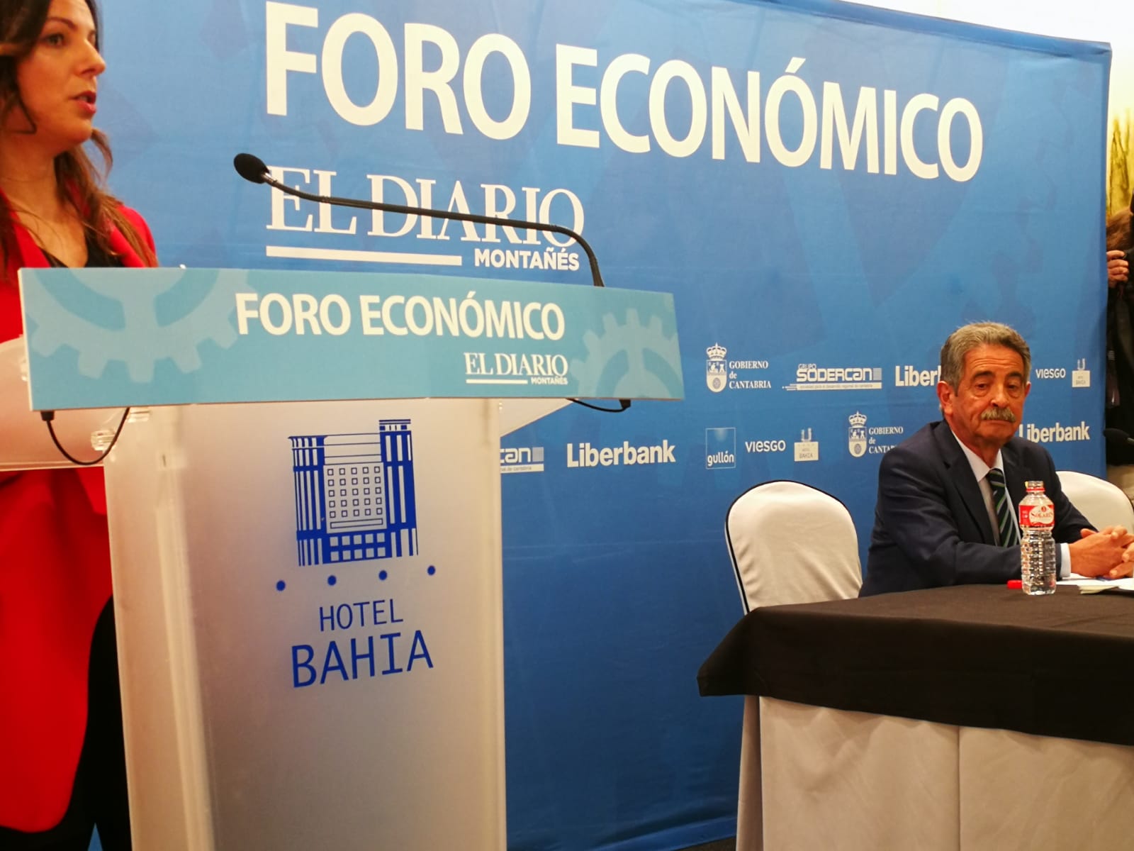 Fotos: Imágenes del Foro Económico de El Diario Montañés, que ha tenido a Revilla como ponente