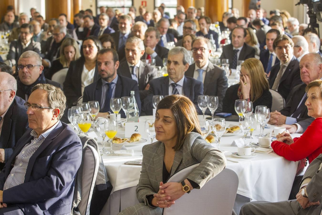 Fotos: Imágenes del Foro Económico de El Diario Montañés, que ha tenido a Revilla como ponente