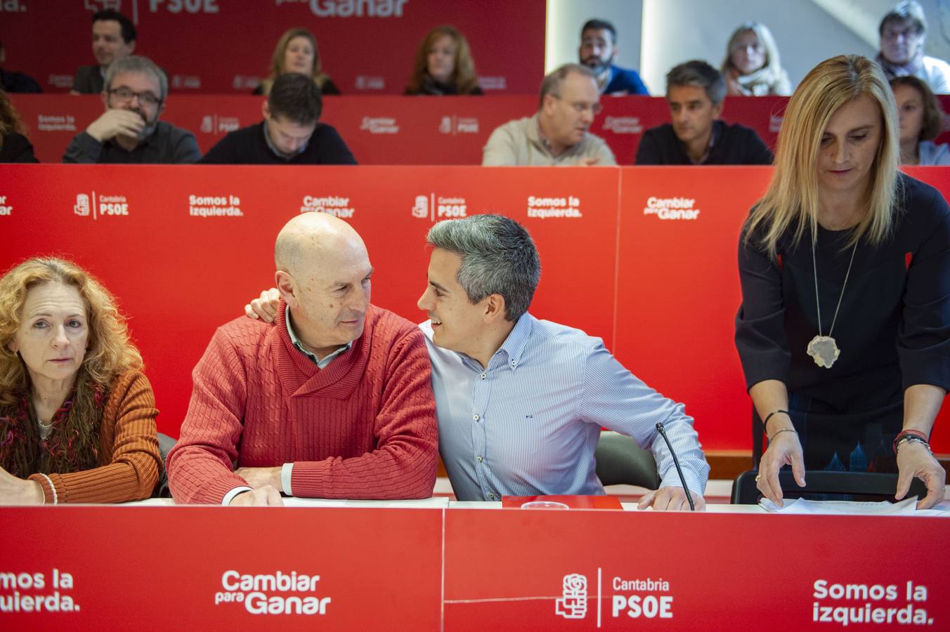 Fotos: Zuloaga arremete contra Revilla ante su comité regional