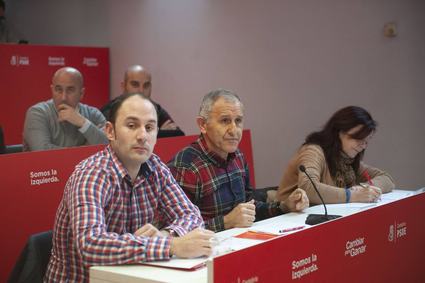 Fotos: Zuloaga arremete contra Revilla ante su comité regional