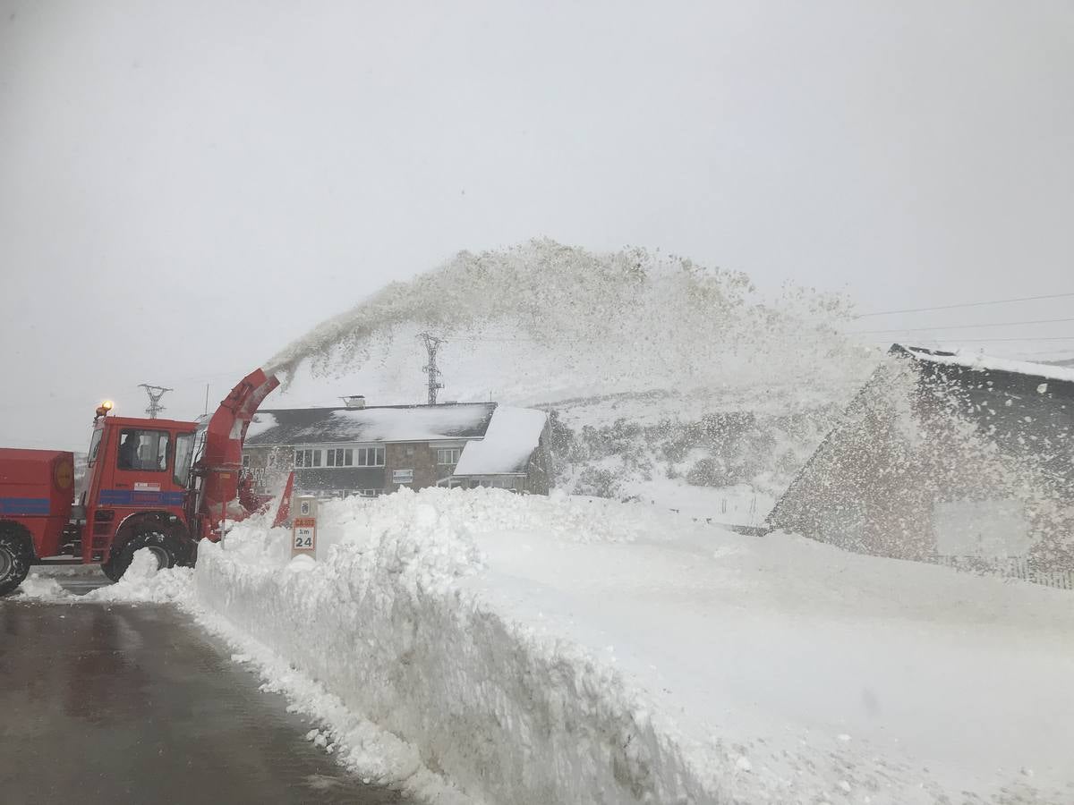 Así están el pueblo de Olea (Valdeolea) y Brañavieja este lunes por la mañana