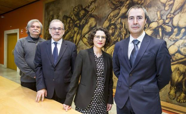 Manuel Frochoso, Ángel Pazos, Ana Belén Marín-Arroyo y Juan José San Miguel, en el Paraninfo de la UC.