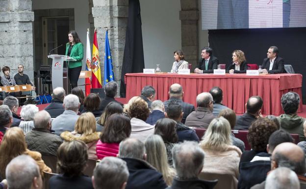 Cantabria reconoce a sus docentes como una «pieza básica» en la educación