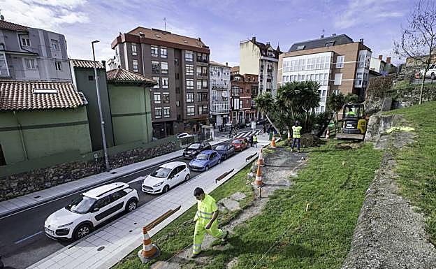 El Ayuntamiento reformará las escaleras del parque Recaredo de Santander