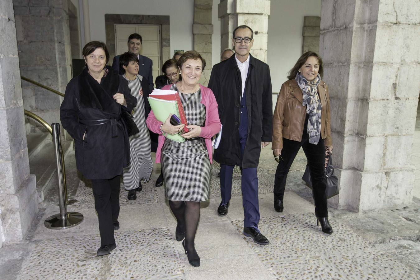 Real y Caviedes junto a otros miembros del equipo de Sanidad durante la presentación de presupuestos del área